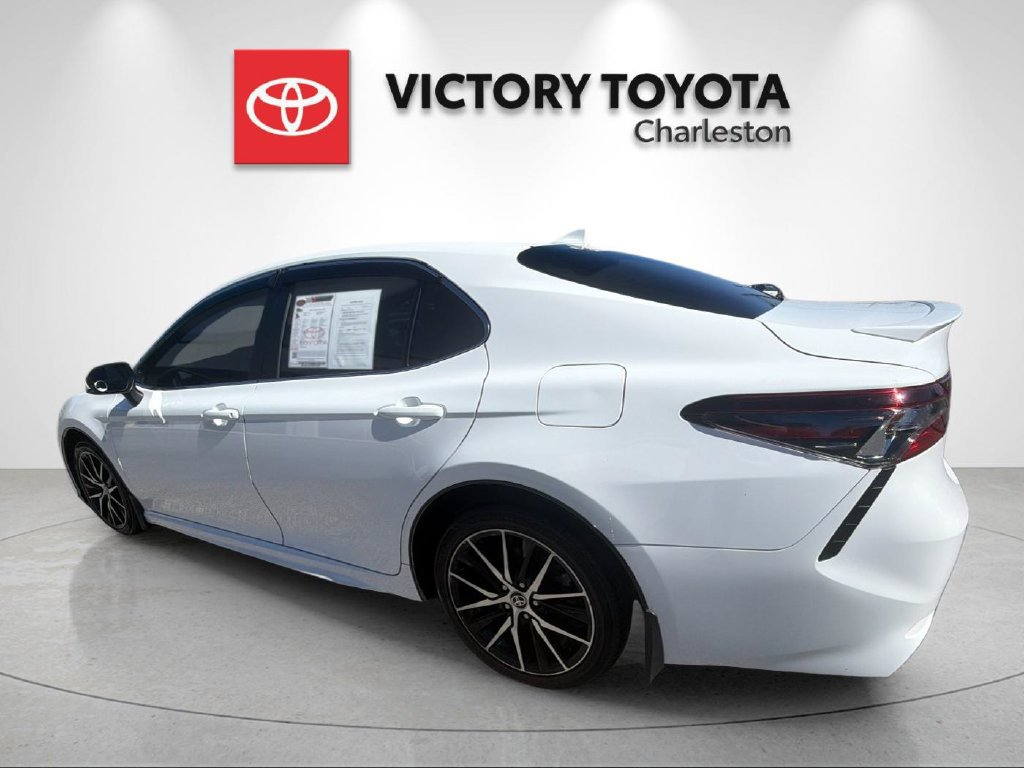 Used 2024 Toyota Camry SE FWD image 3