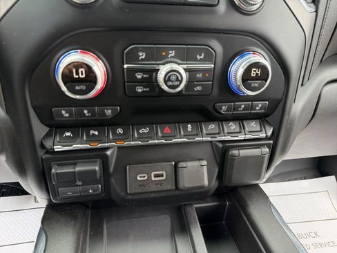 Used 2019 GMC Sierra 1500 Denali w/ Denali Ultimate Package AWD/4WD image 24