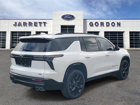 Used 2025 Chevrolet Traverse RS w/ LPO, Floor Liner Package image 4