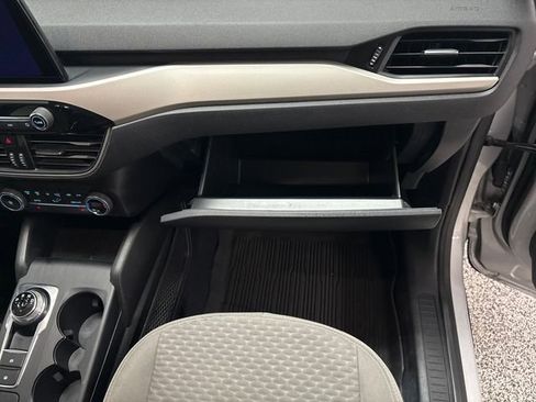 Used 2020 Ford Escape SE image 17