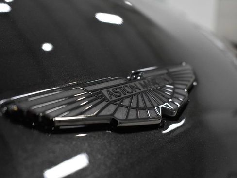 Used 2022 Aston Martin DBS Superleggera RWD image 11