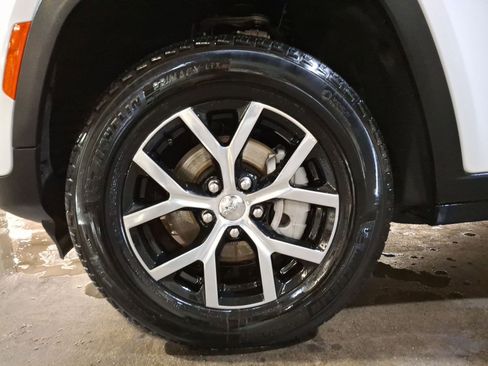 Certified 2024 Jeep Grand Cherokee Limited image 20