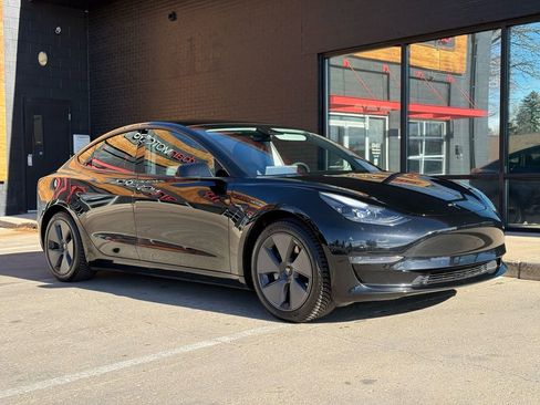 Used 2021 Tesla Model 3 Standard Range Plus image 11