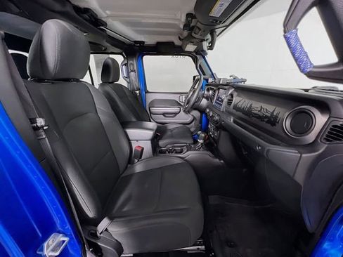 Used 2021 Jeep Gladiator Willys image 40
