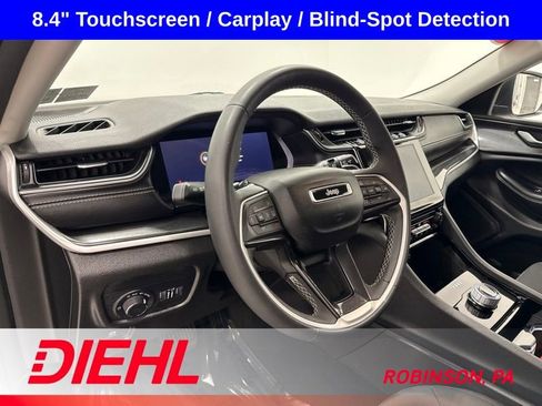 Used 2023 Jeep Grand Cherokee Laredo AWD/4WD image 20