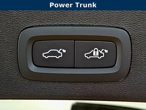 New 2026 Volvo XC40 B4 Plus w/ Climate Package FWD image 37