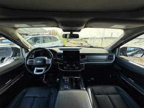 Used 2022 Ford Expedition Max XLT image 10