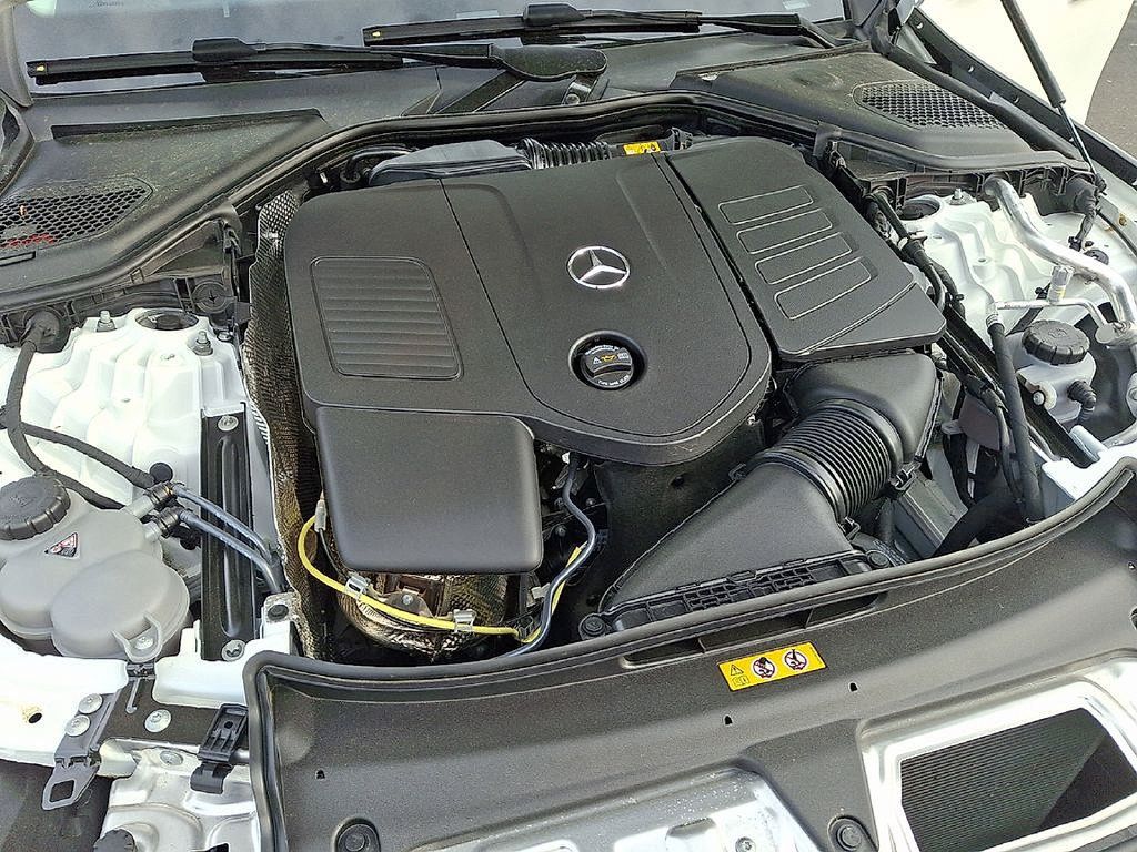 Used 2024 Mercedes-Benz E 350 4MATIC Sedan image 28