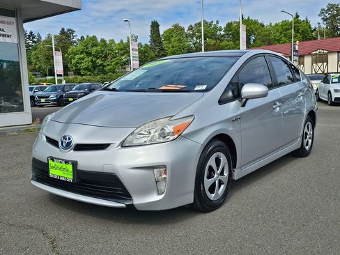 Used 2012 Toyota Prius Four w/ Deluxe Solar Roof Pkg FWD image 3