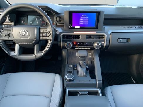 Used 2025 Toyota Tacoma SR5 AWD/4WD image 14