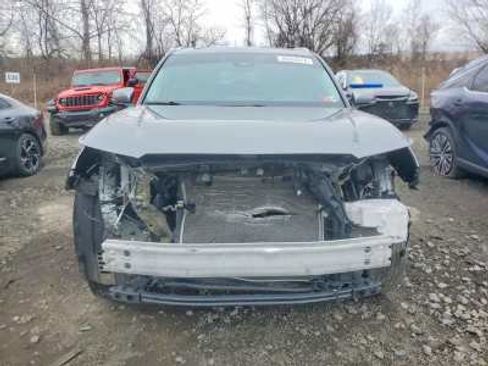 Used 2025 Toyota Grand Highlander AWD image 2