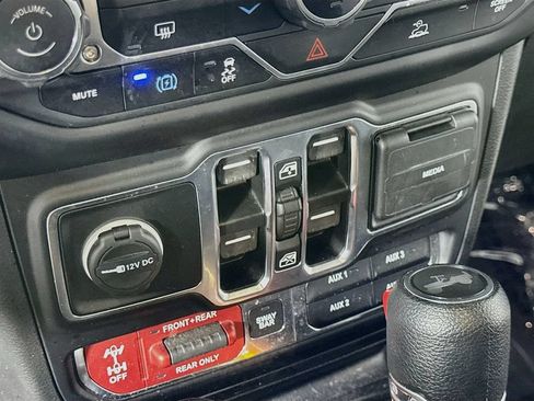Used 2023 Jeep Wrangler Unlimited Rubicon 4xe AWD/4WD image 30