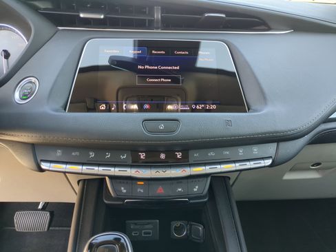 Used 2020 Cadillac XT4 Premium Luxury w/ Cold Weather Package image 23