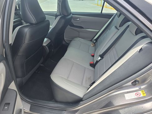 Used 2017 Toyota Camry SE FWD image 10
