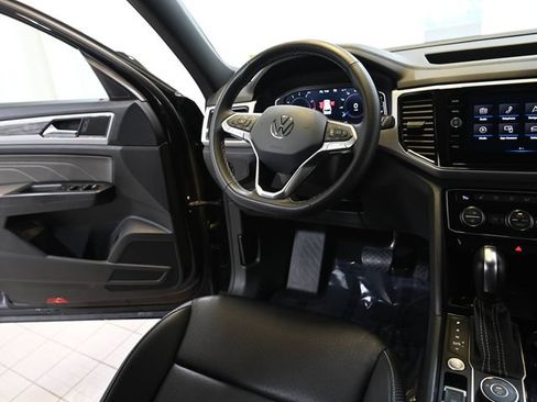 Used 2023 Volkswagen Atlas Cross Sport SE w/ Black Wheel Package AWD/4WD image 27