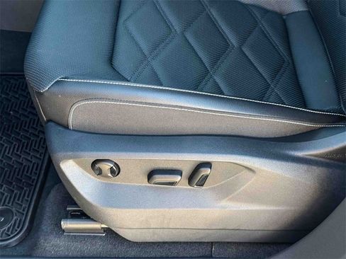 Used 2024 Volkswagen Atlas SE image 15