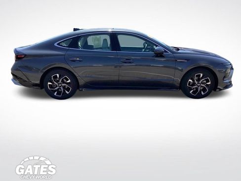 Used 2025 Hyundai Sonata SEL FWD image 10