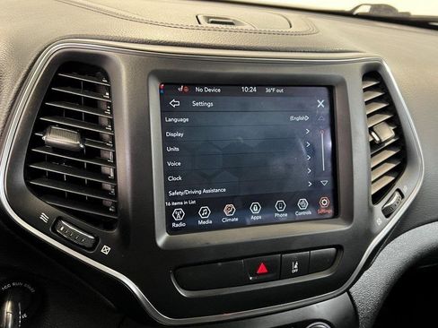 Used 2022 Jeep Cherokee Latitude w/ Sun & Sound Group image 42