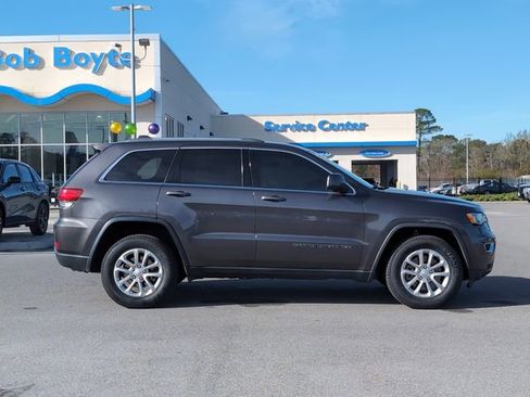 Used 2021 Jeep Grand Cherokee Laredo X image 2