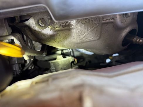 Used 2012 Toyota Camry SE w/ Leather Pkg image 18