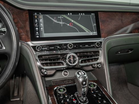 Certified 2022 Bentley Flying Spur V8 image 34