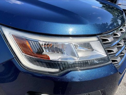 Used 2016 Ford Explorer XLT w/ Equipment Group 202A AWD/4WD image 39