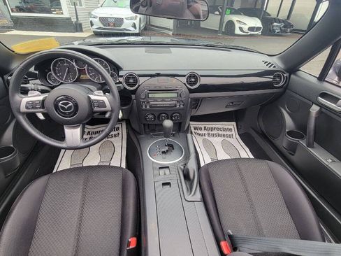 Used 2007 MAZDA MX-5 Miata Sport RWD image 18