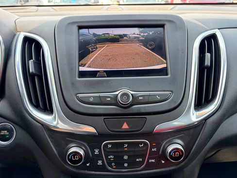 Used 2020 Chevrolet Equinox LT FWD image 19