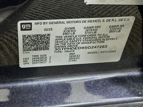 Used 2025 GMC Sierra 1500 SLT RWD image 12