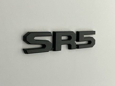 Used 2025 Toyota 4Runner SR5 AWD/4WD image 28