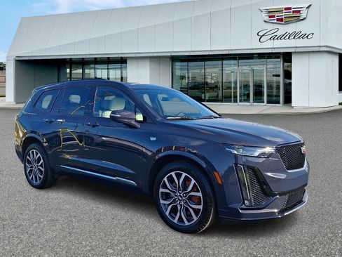 Certified 2025 Cadillac XT6 Sport w/ Technology Package image 7