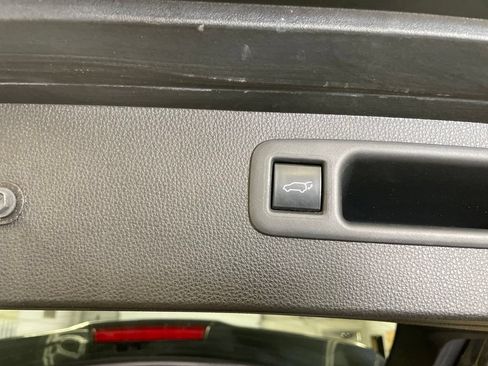 Used 2020 Toyota Highlander Platinum AWD/4WD image 30