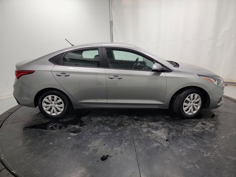 Used 2021 Hyundai Accent SE image 11