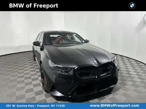 New 2026 BMW M5 w/ Carbon Package image 1