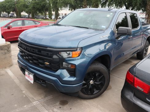 Used 2024 Chevrolet Silverado 1500 Custom RWD image 3