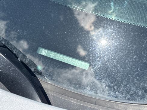 Used 2018 Chevrolet Equinox Premier FWD image 8