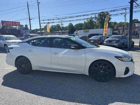 Used 2019 Nissan Maxima SR w/ Premium Package FWD image 7