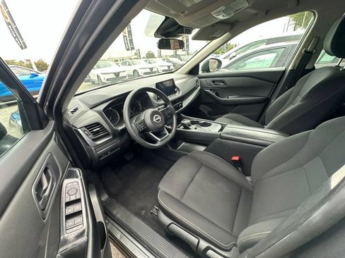 Used 2024 Nissan Rogue S FWD image 2