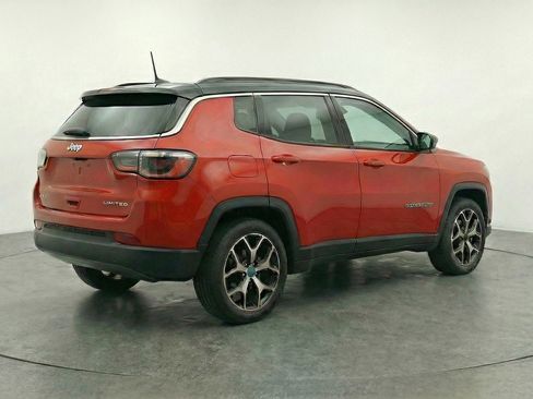 Used 2025 Jeep Compass Limited image 7