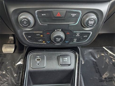 Used 2021 Jeep Compass Latitude w/ Sun and Sound Group image 15