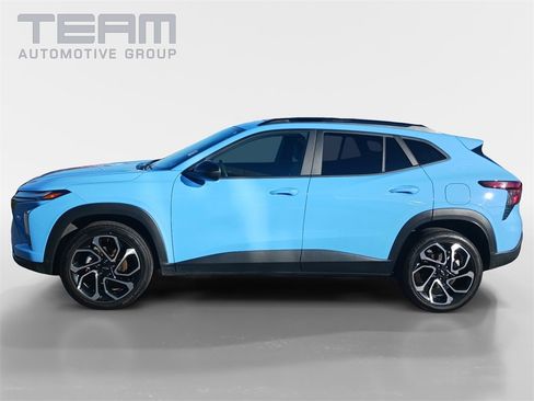 Used 2024 Chevrolet Trax RS w/ Sunroof Package image 4