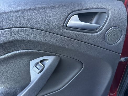 Used 2015 Ford Escape Titanium w/ Equipment Group 301A FWD image 22