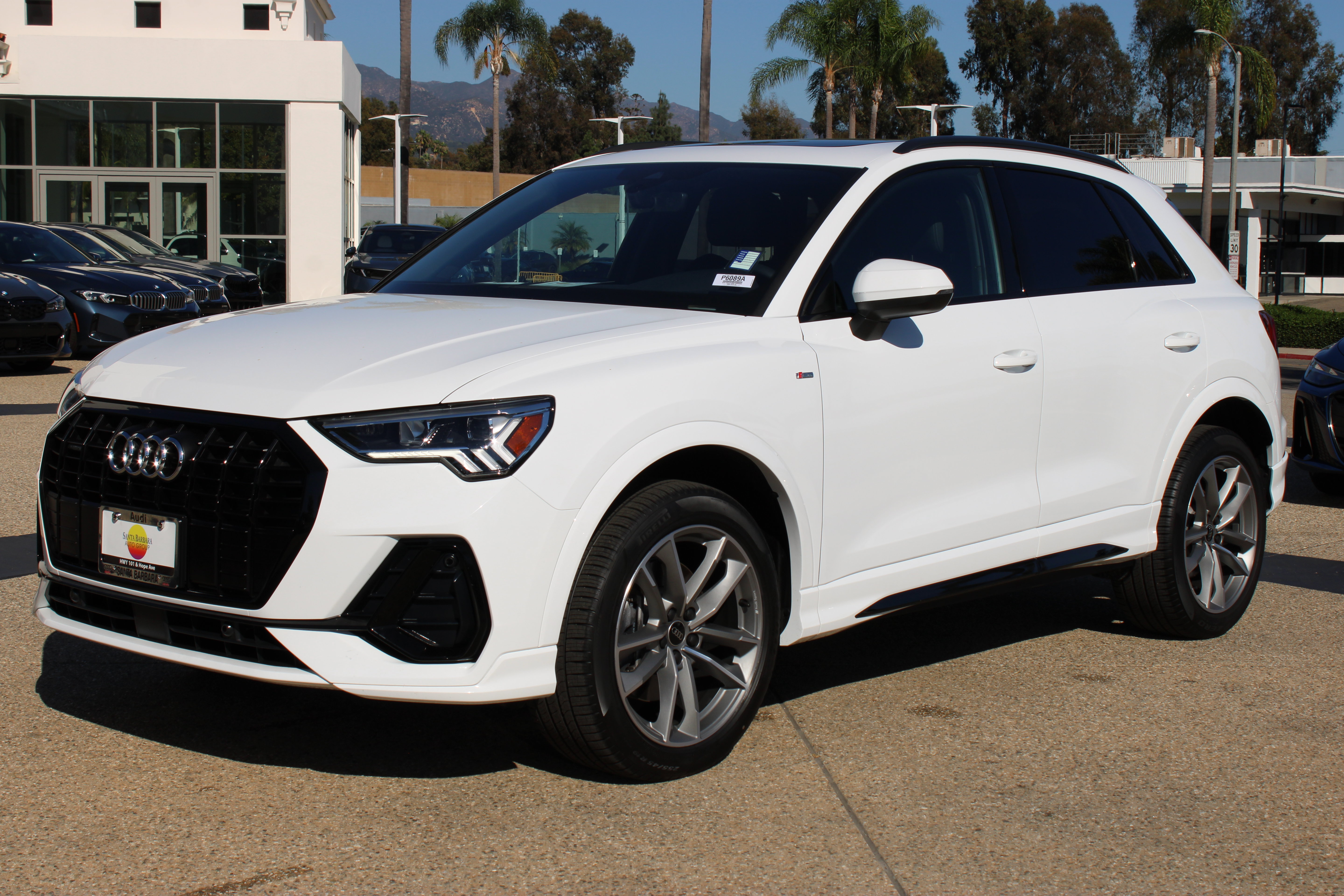 Used 2025 Audi Q3 2.0T Premium w/ Convenience Package AWD/4WD image 9