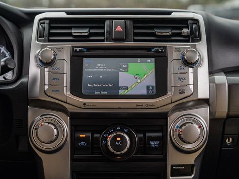 Used 2016 Toyota 4Runner SR5 Premium image 32