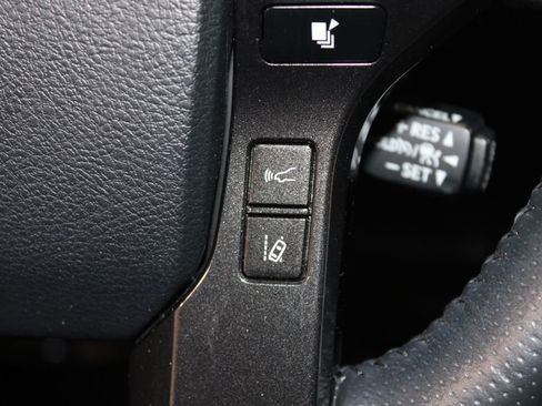 Used 2023 Toyota 4Runner TRD Off-Road Premium AWD/4WD image 39