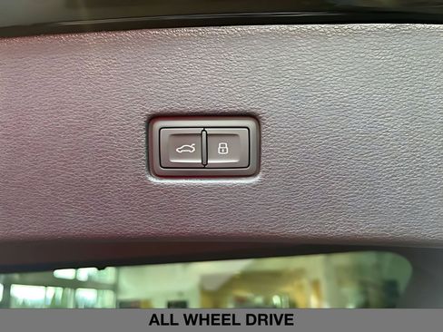 New 2026 Audi RS Q8 performance image 9