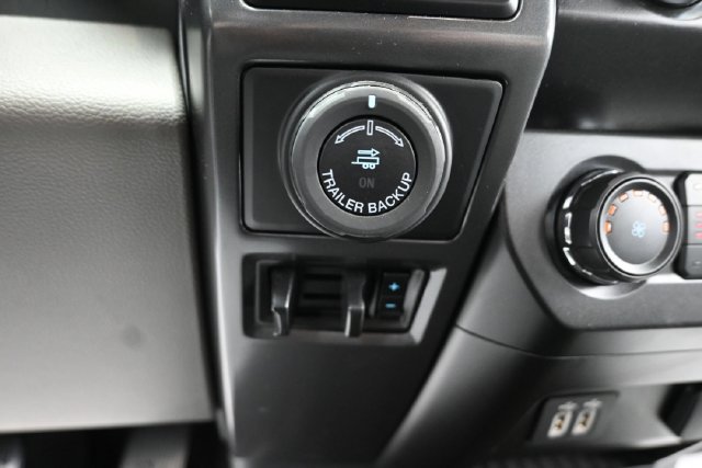 Used 2020 Ford F150 XLT w/ Equipment Group 302A Luxury AWD/4WD image 17