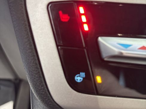 Used 2022 Ford Explorer XLT w/ Equipment Group 202A AWD/4WD image 24