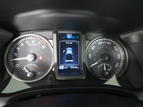 Used 2021 Toyota Tacoma TRD Off-Road w/ TRD Premium Off Road Package image 24