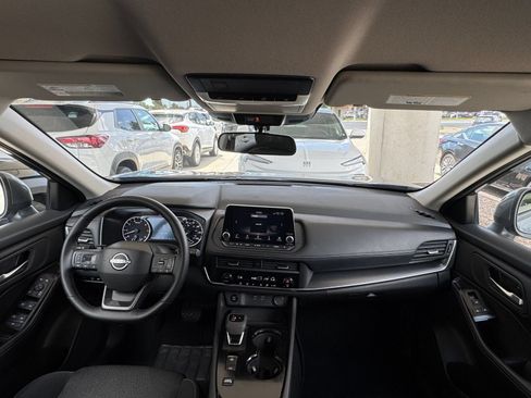Used 2025 Nissan Rogue SV FWD image 35